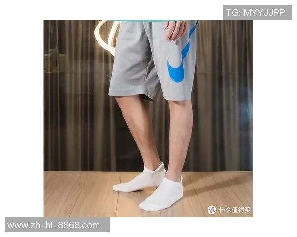 足球袜子紧致舒适感提升运动表现的秘密解析